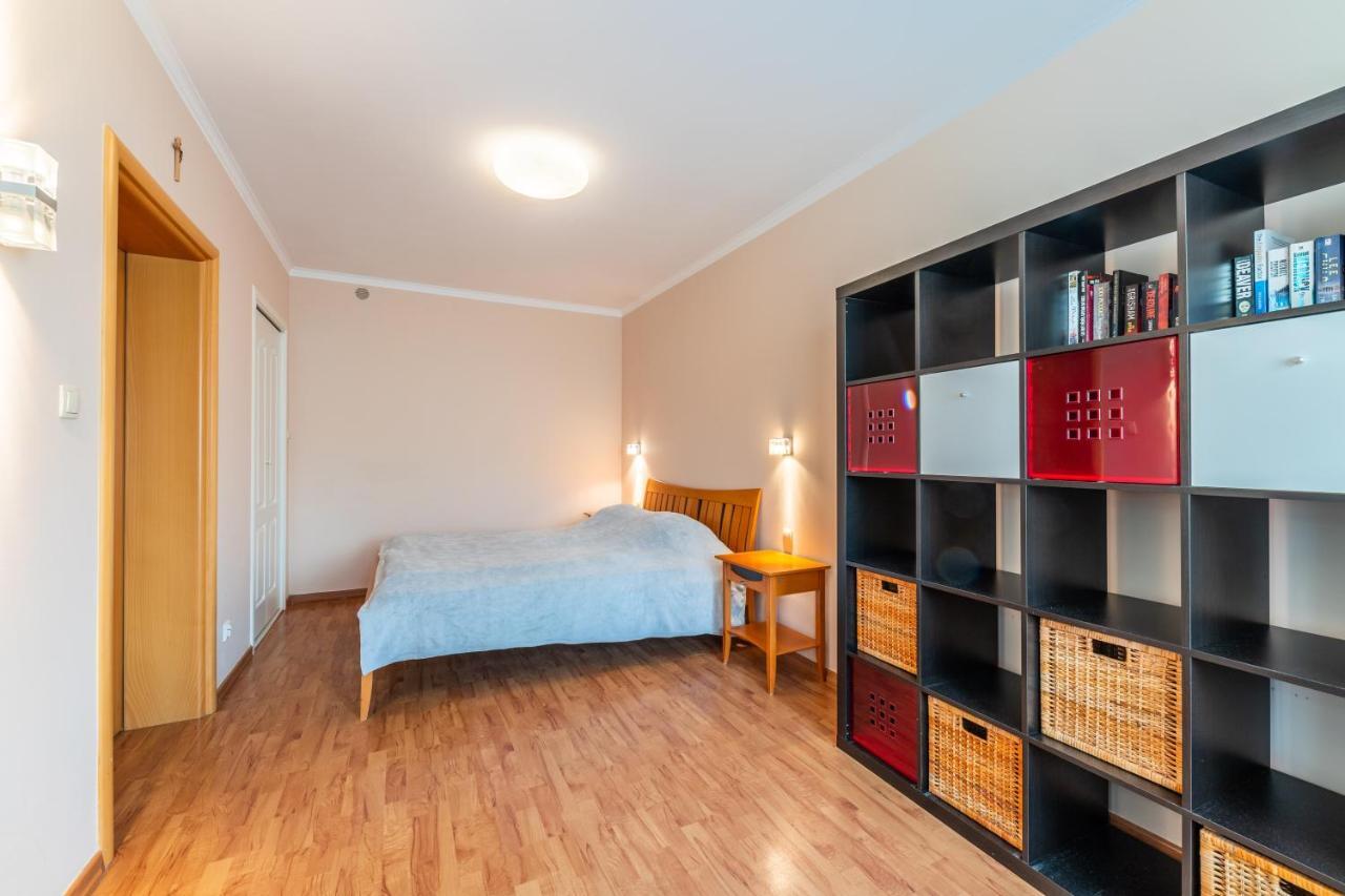 Glow Apartments, Meriwa *