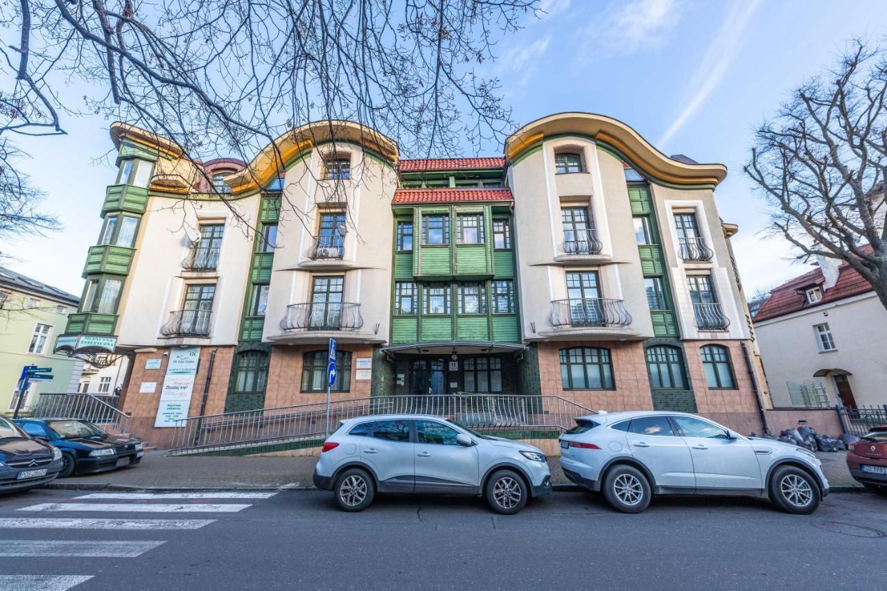 Glow Apartments, Meriwa
